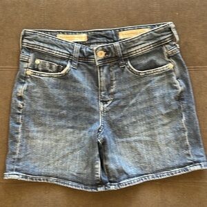 Pilcro and the Letterpress slim boyfriend denim shorts size 26